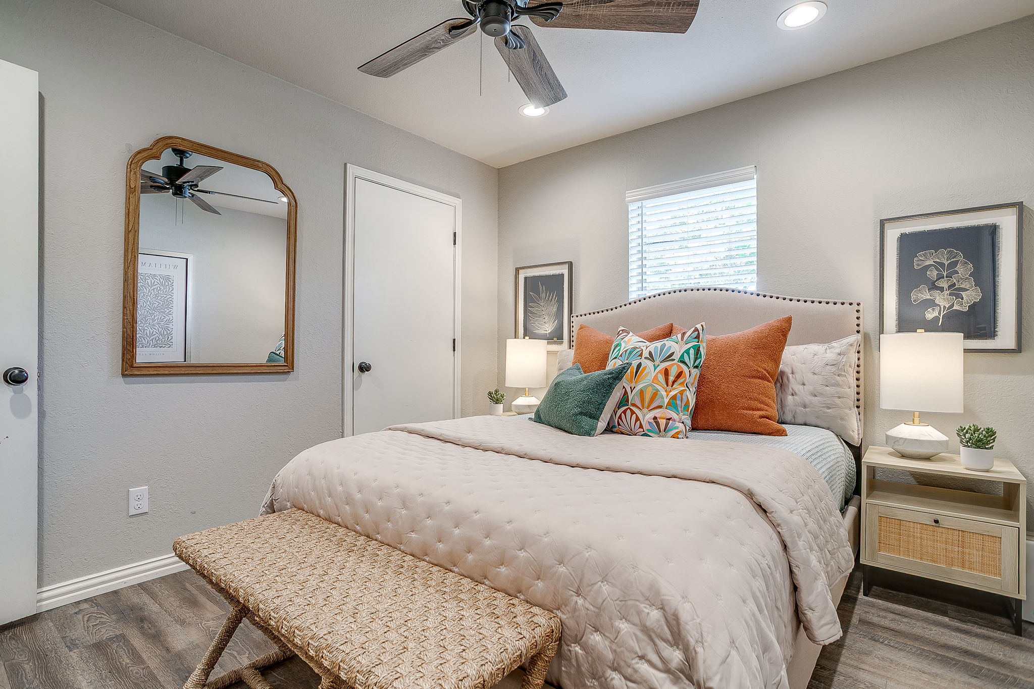 Guest Room with Queen Bed
