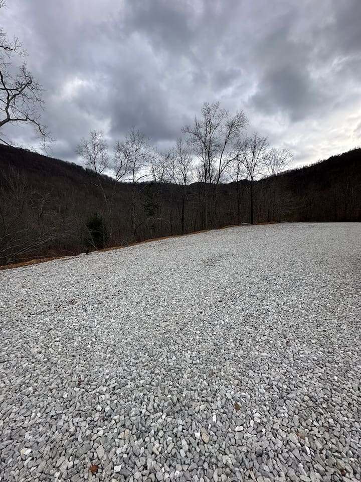 LOTS of parking for trucks and trailers