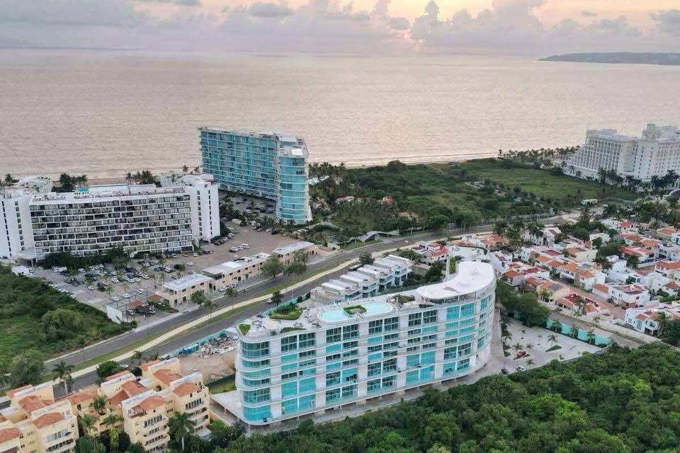 Maritima Golf Back View