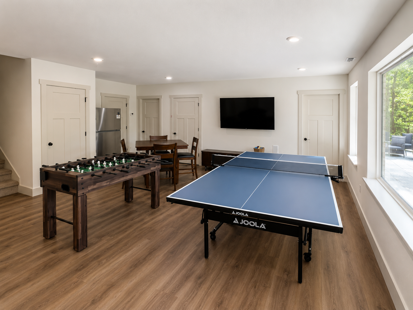 game room plus full refrigerator