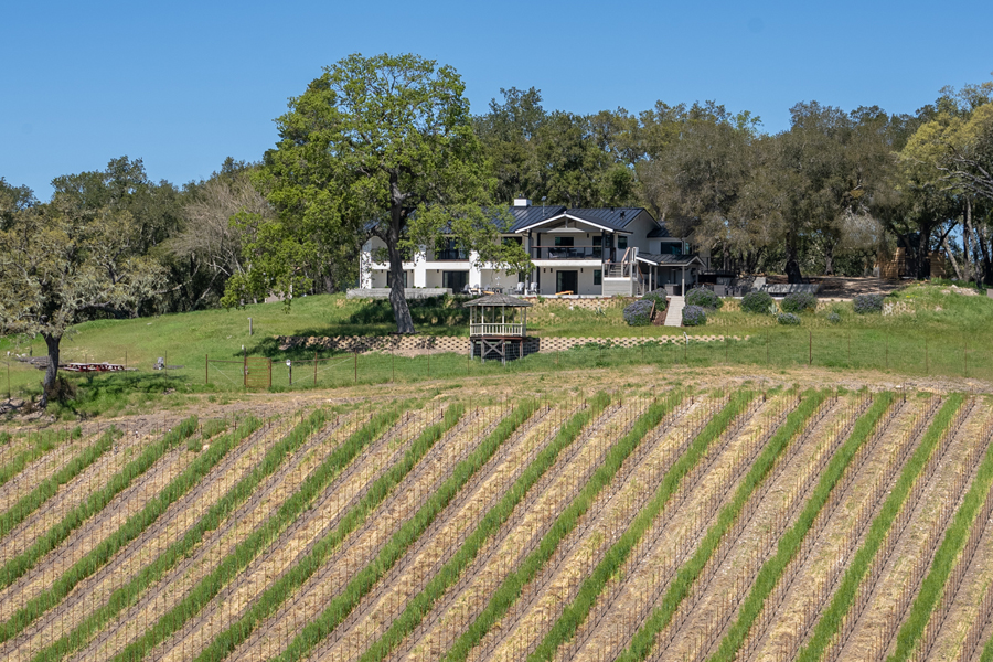 Where refined living meets scenic vineyard beauty.