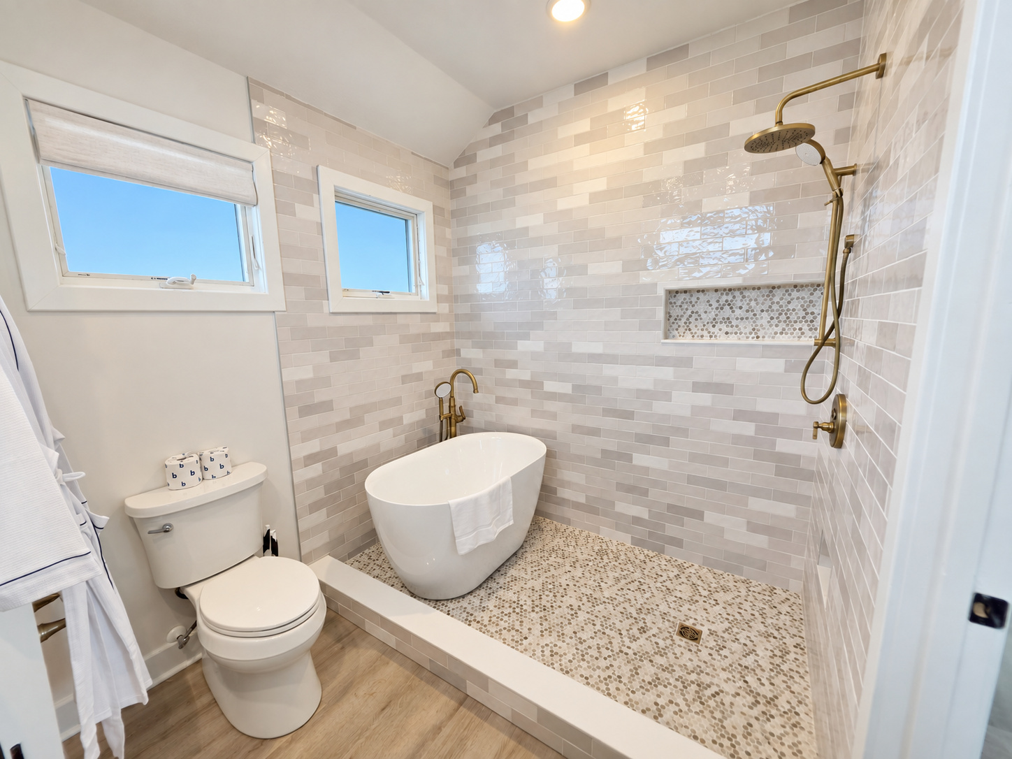 Ensuite to the OBX room