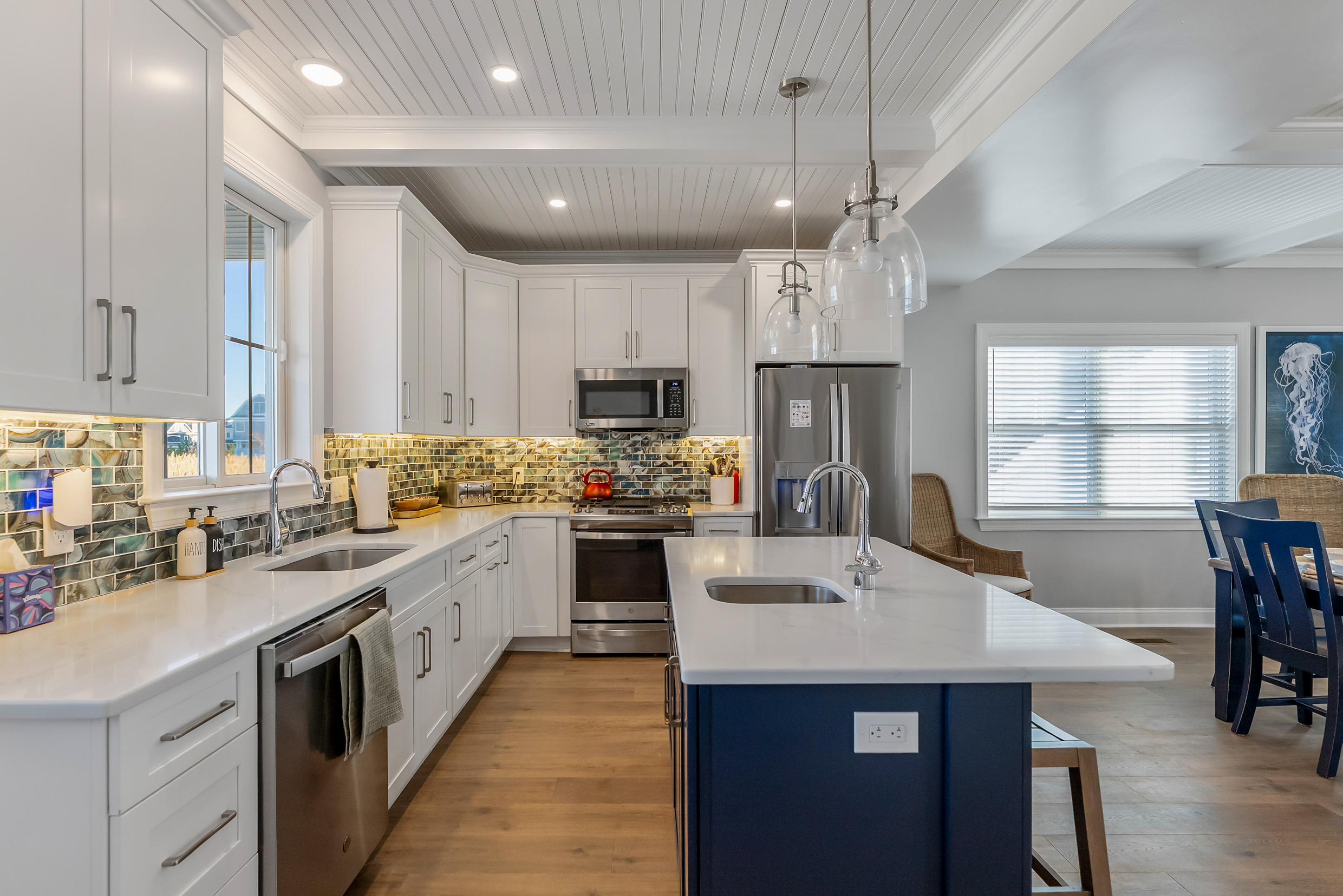 Large Kitchen With Island