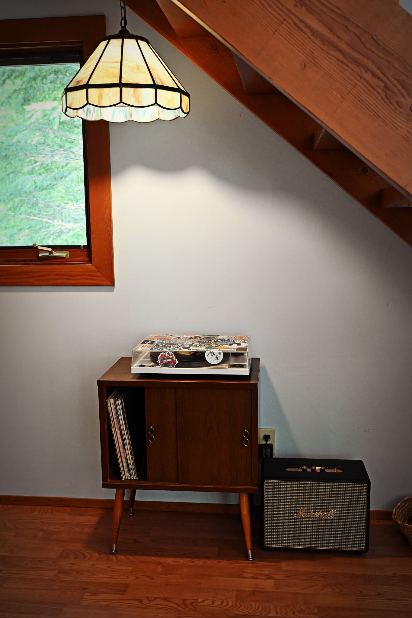 Record player w/ records to enjoy!