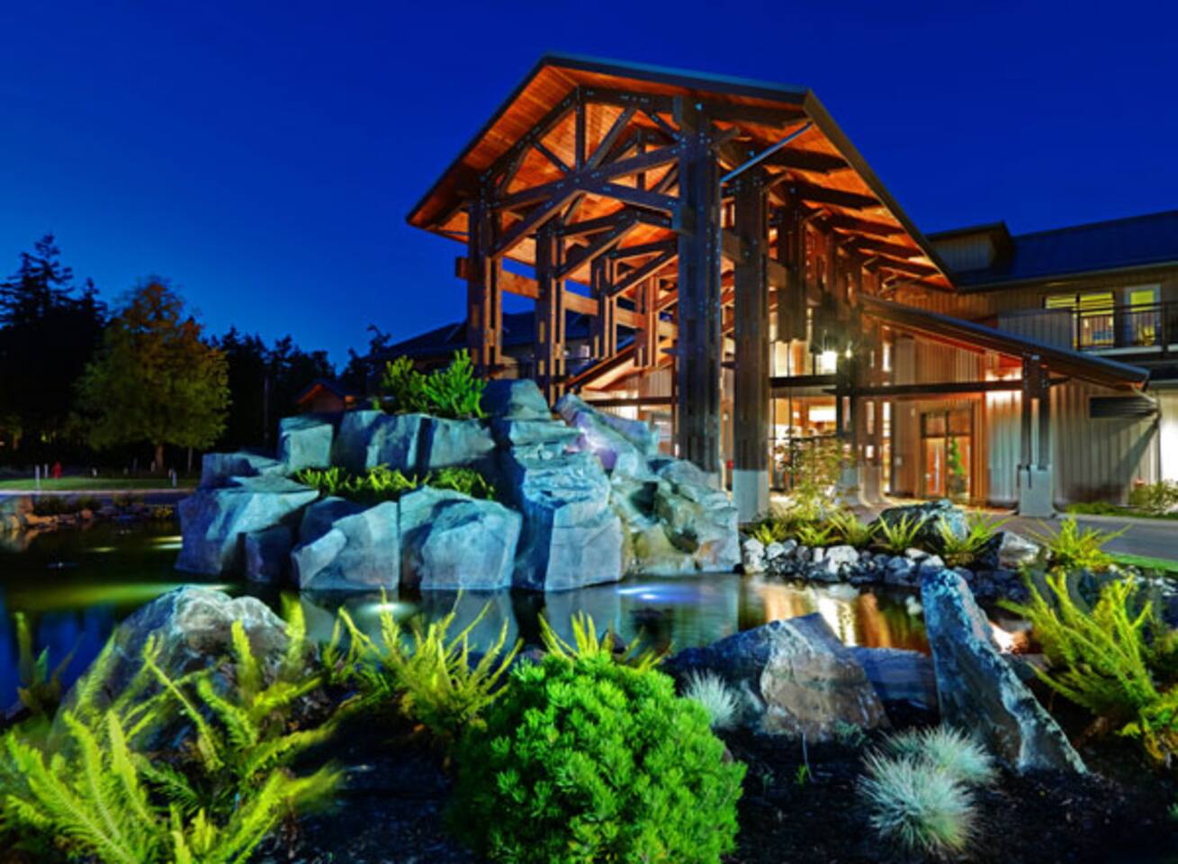 View of Sunrise Ridge Resort at night.