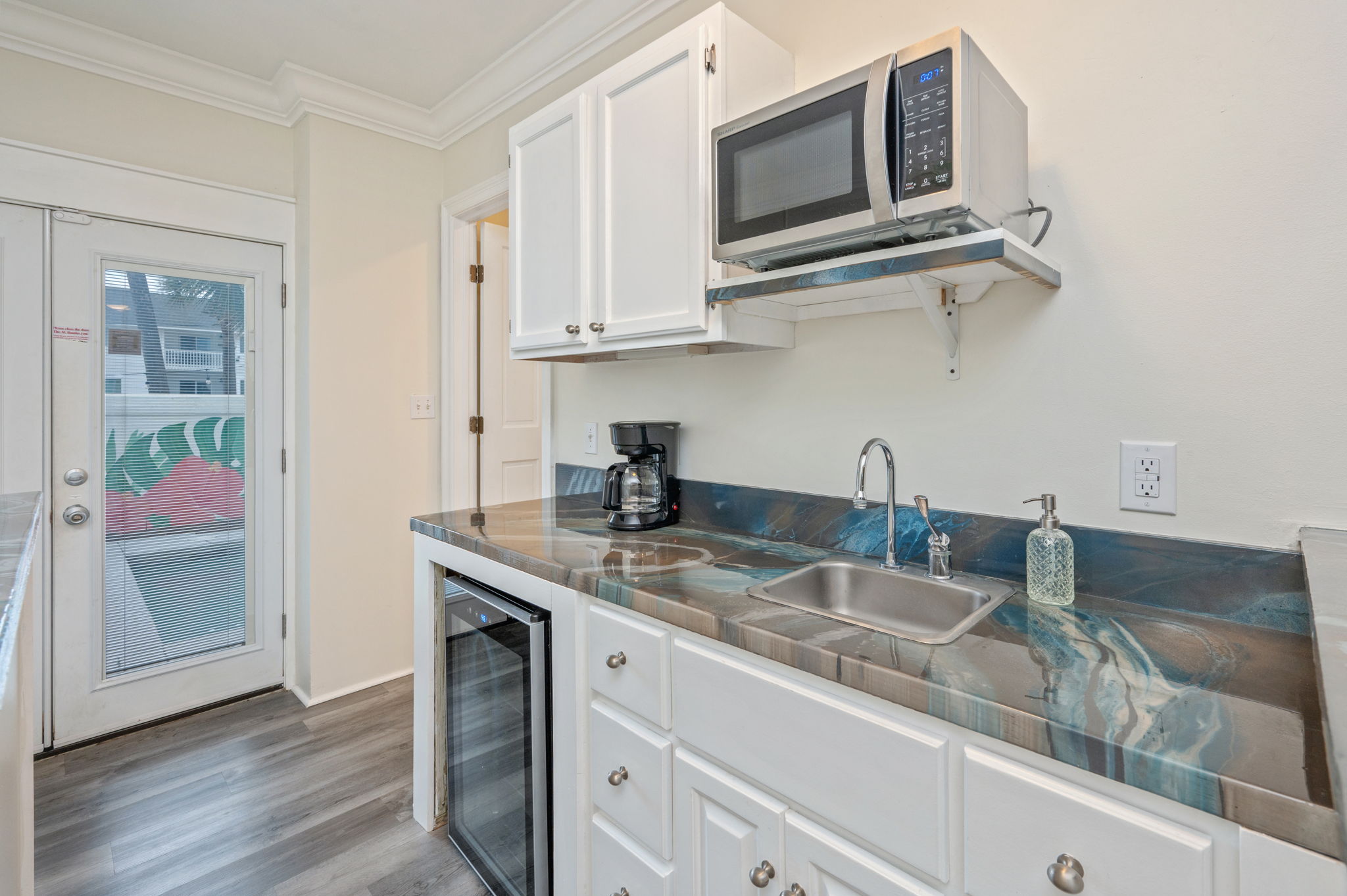1st floor kitchenette