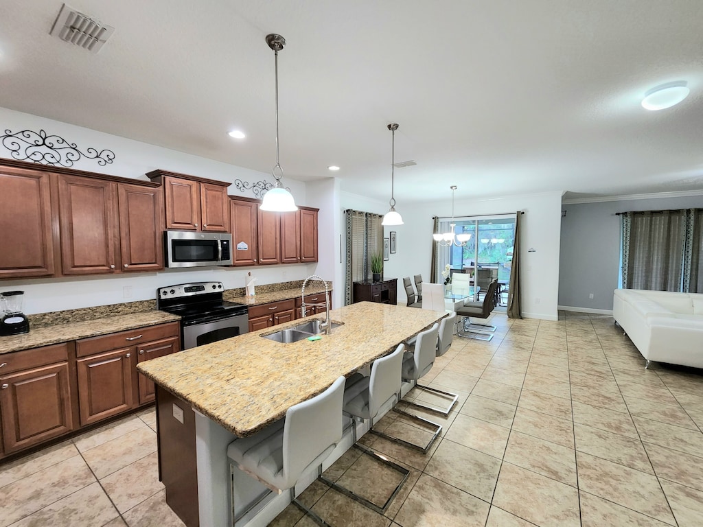 Large, updated and equipped Kitchen