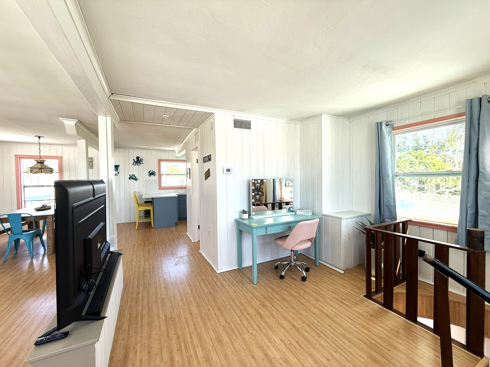 Make-up Station and Work Station toward Kitchen Breakfast Bar