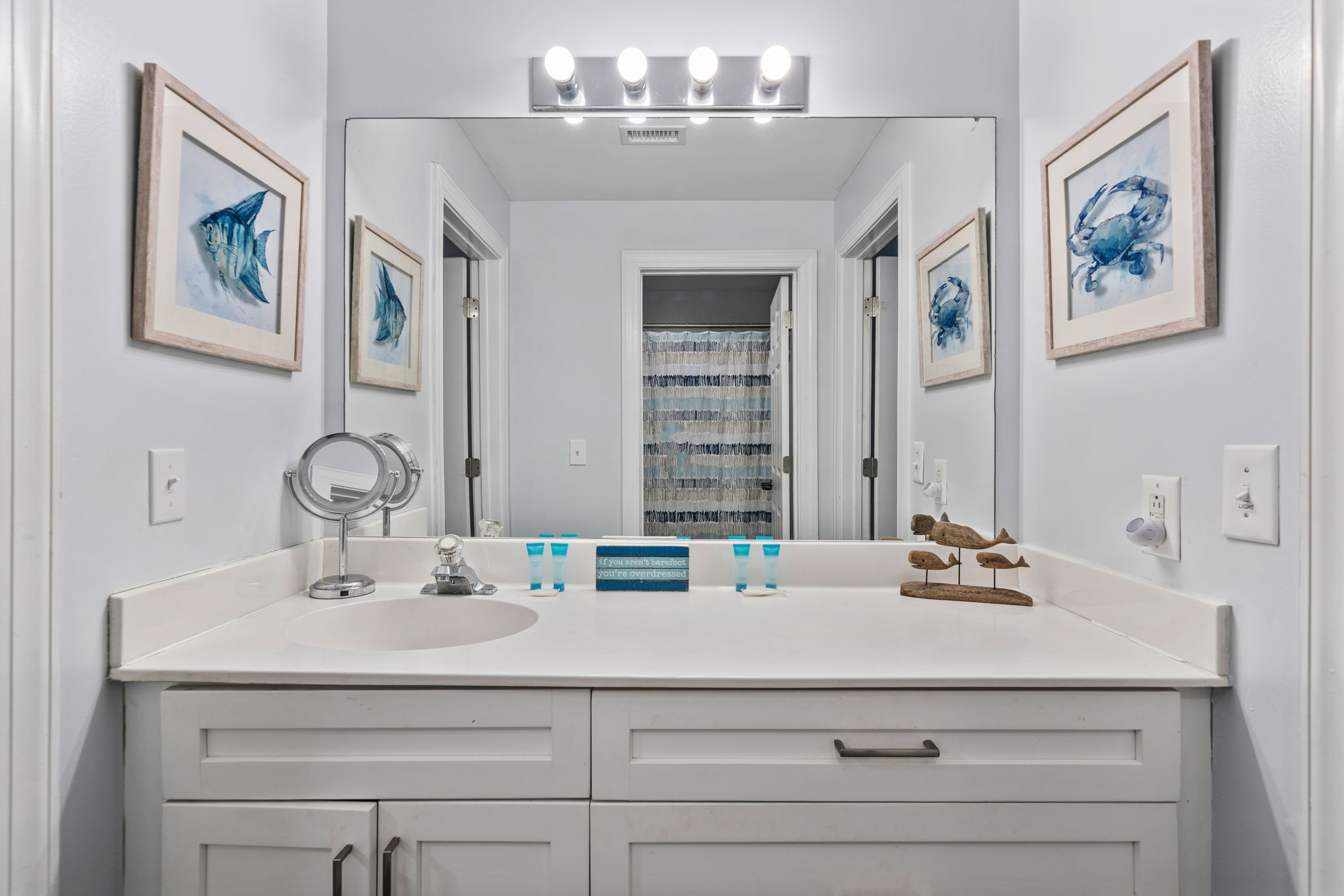 Jack 'n Jill Bathroom 2 | Starfish | Oceanview 101 | 1116 Ocean Blvd, Isle of Palms, SC | IOP Escapes
