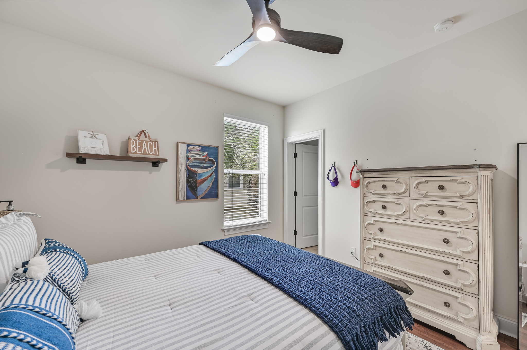 Queen Bedroom