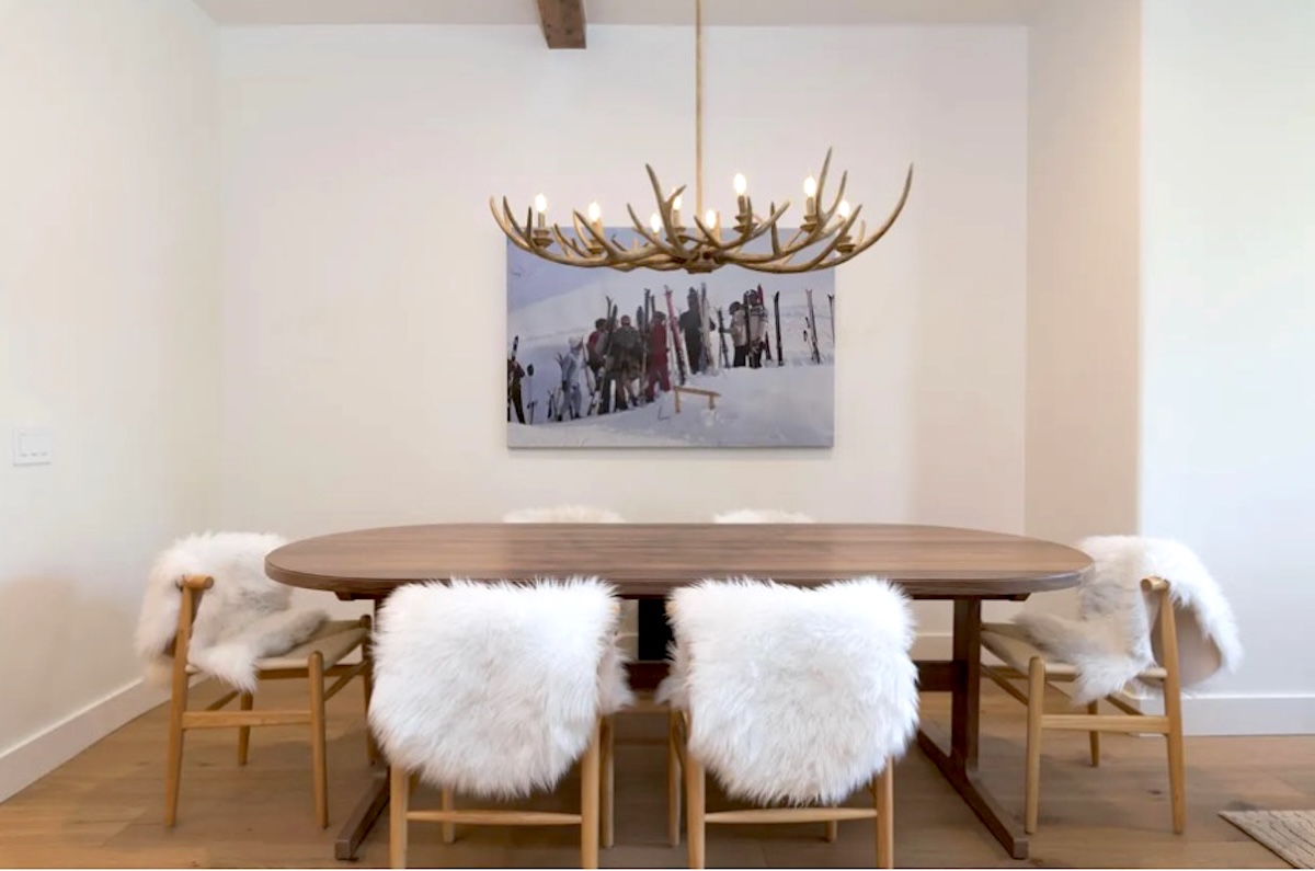 Dining Area= seats 6