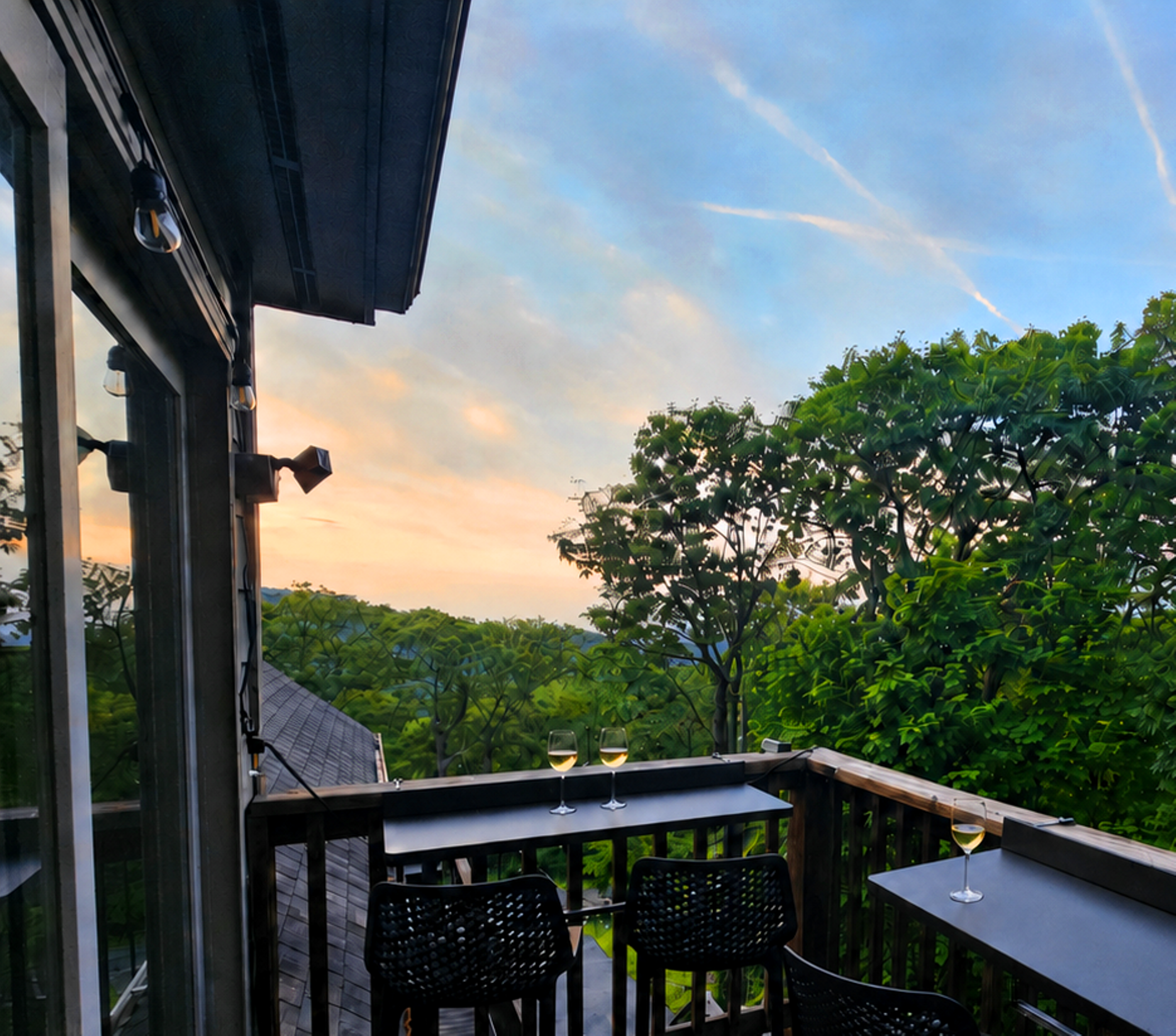Cozy treetop perch with bar seating and sky-high serenity. Peek across to the opposite side of the resort as you sip, snack, or simply take in the breeze