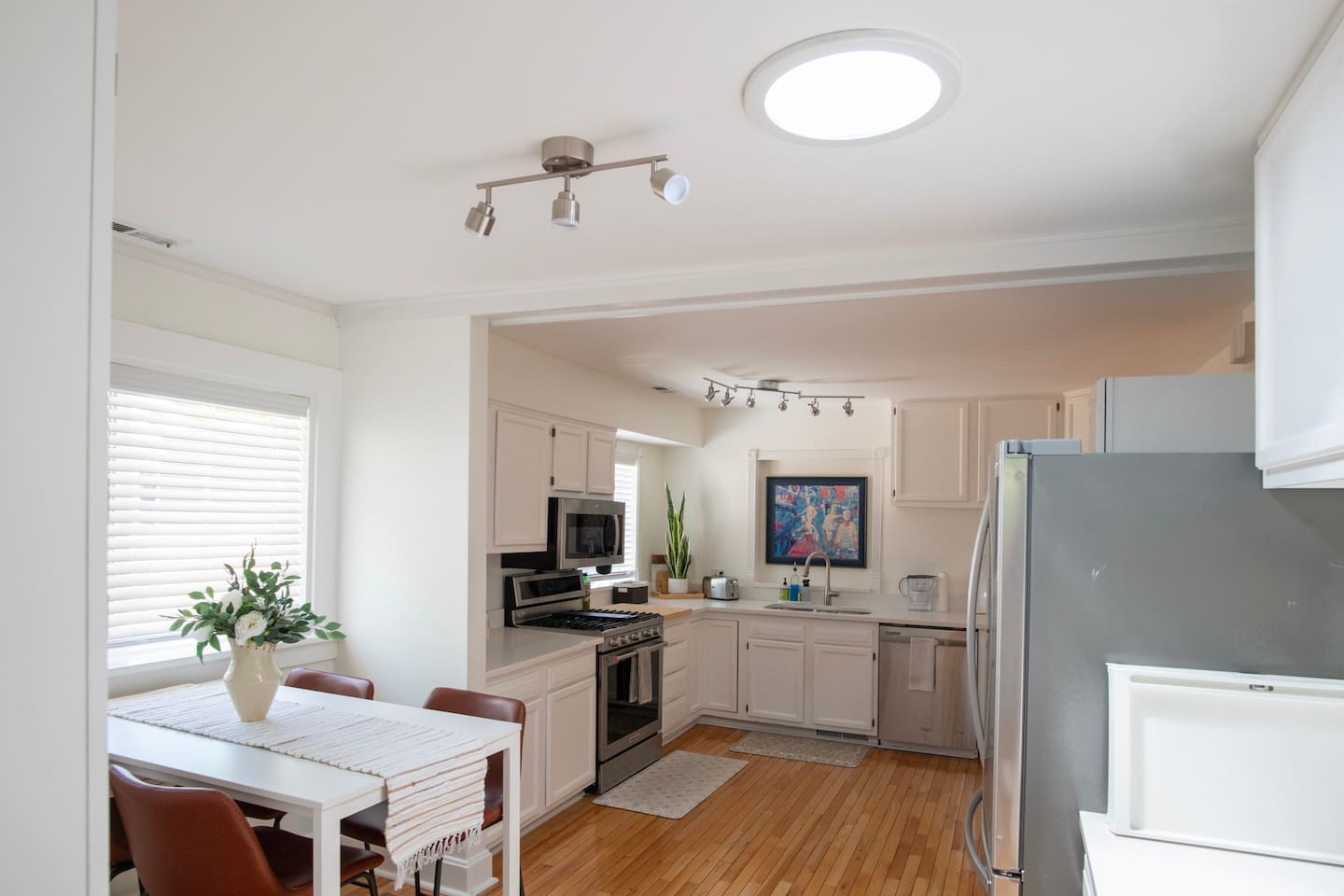 Eat in kitchen.