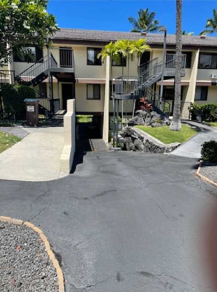 Step-free access- not recommended for Wheelchairs though.