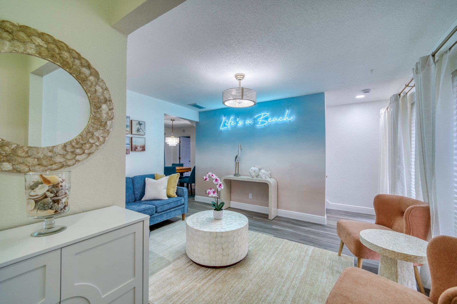 Entry way / Living Room