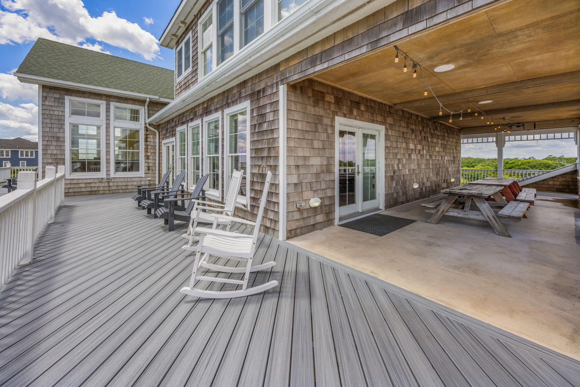 The Mark Twain — Wrap-Around Deck (2)