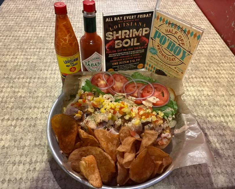 Only 5 minutes from the house, Pearl’s New Orleans Kitchen is a local favorite for bold Cajun flavors, cold drinks, and lively summer nights. Grab a table on the patio and enjoy live music under the Northern Michigan sky.