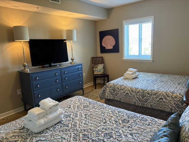 2 Queens in 4th Bedroom