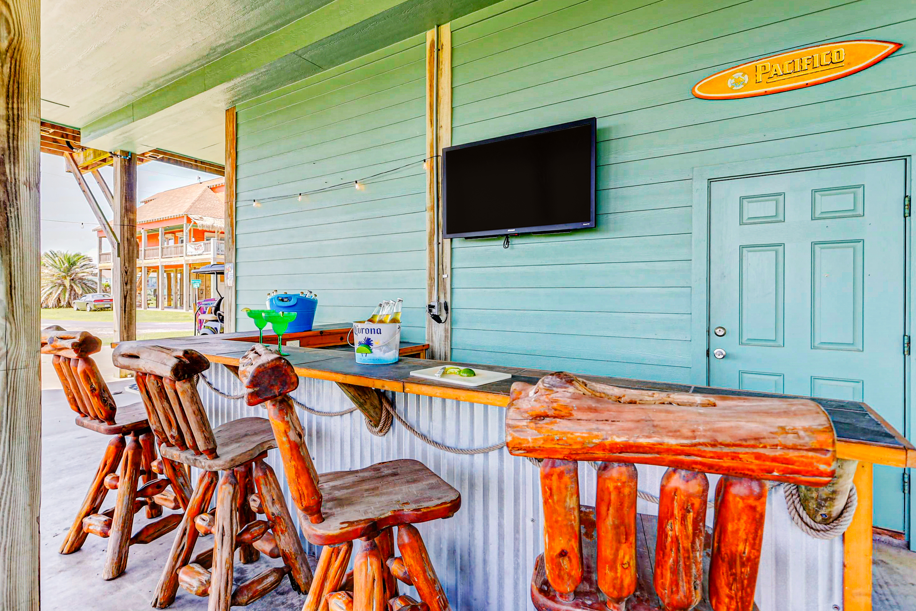 Outdoor Bar: Enjoy your favorite drinks while watching the game on the 55" TV! Cheers!