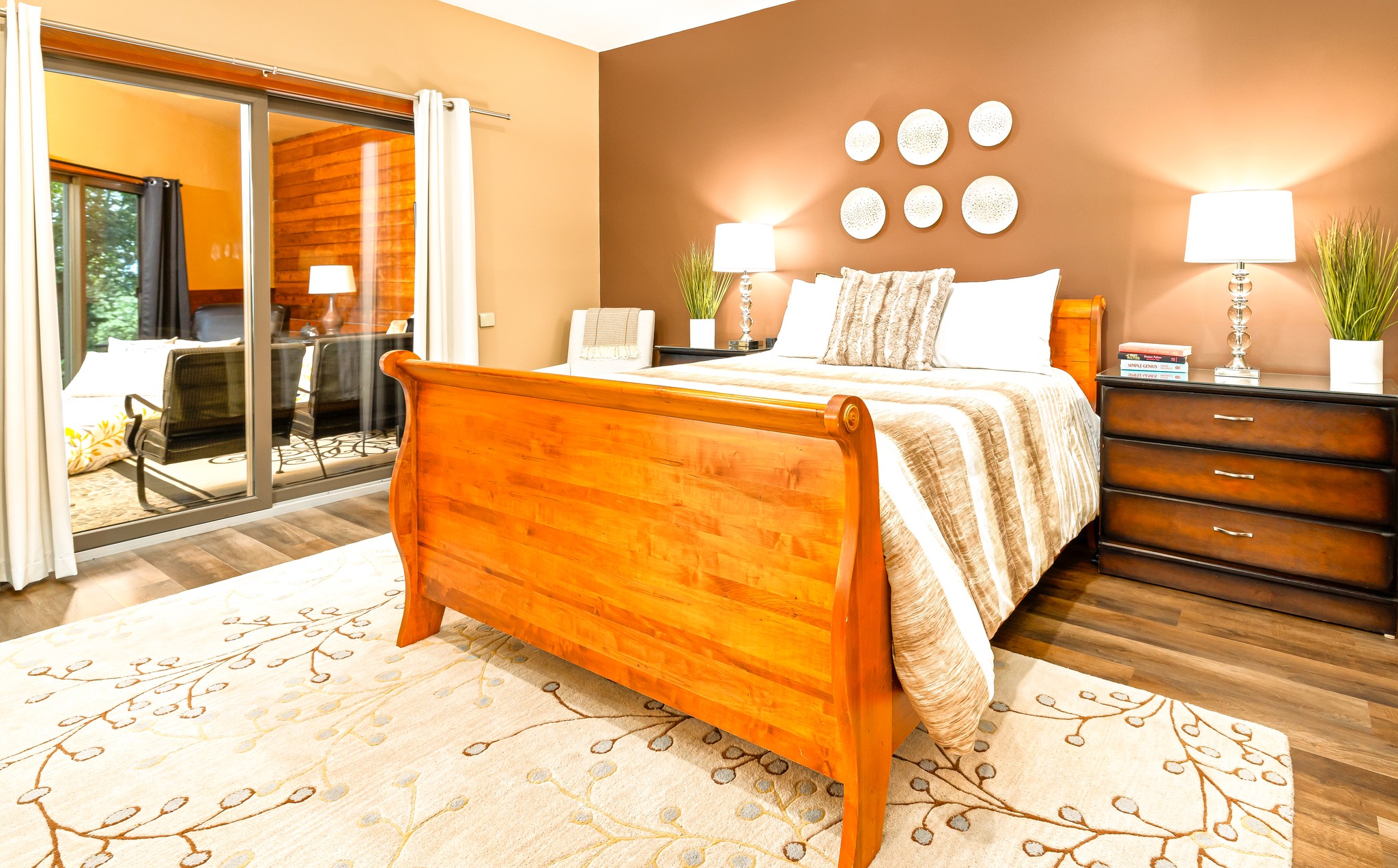 Pondview Suite is perfect for parents with younger children. Glass slider into Sunroom's twin daybed/trundle keeps kids close (with a door to close) and allows parent's some quiet time! Blackout curtains and white noise in both rooms for deep sleep.