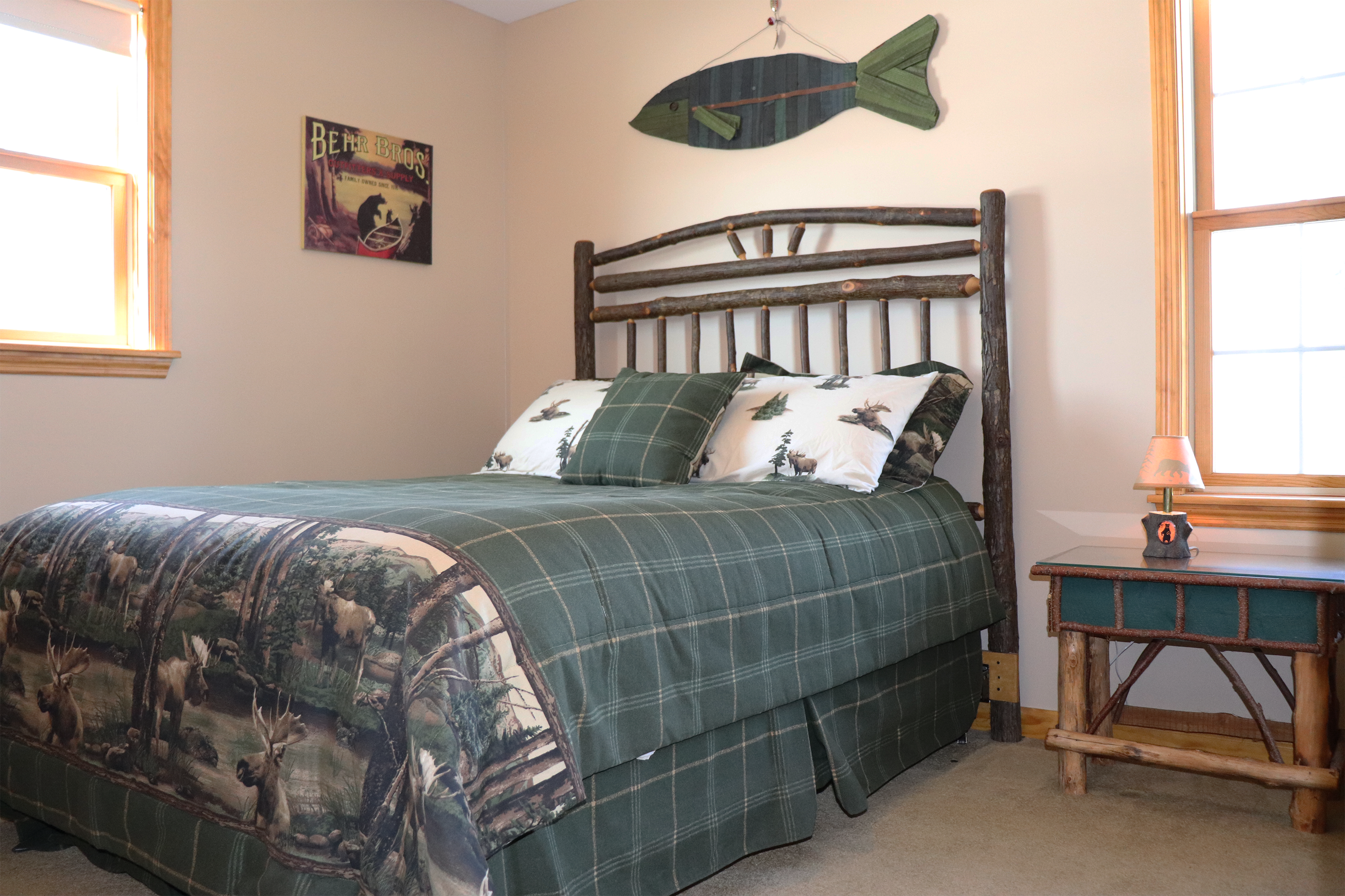 Queen Bedroom 1st floor.