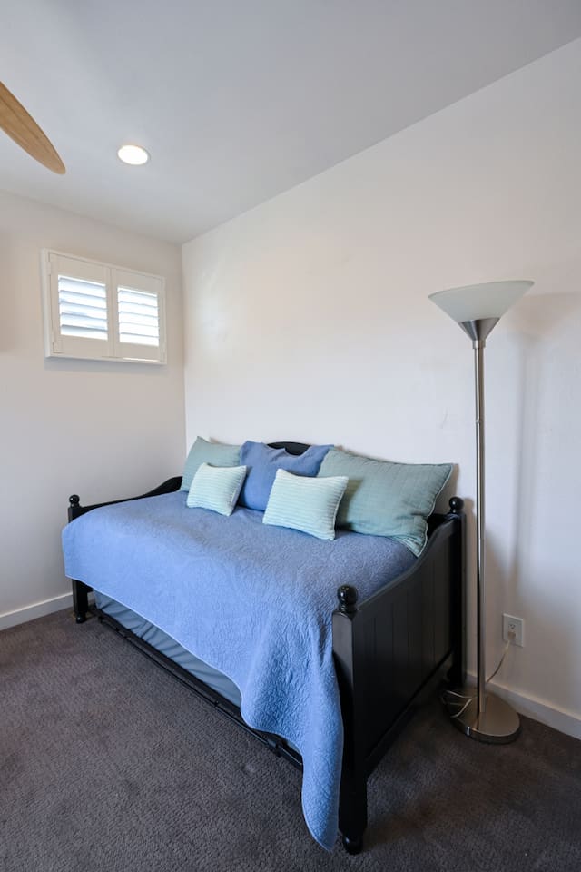 Trundle bed with pull out twin bed underneath