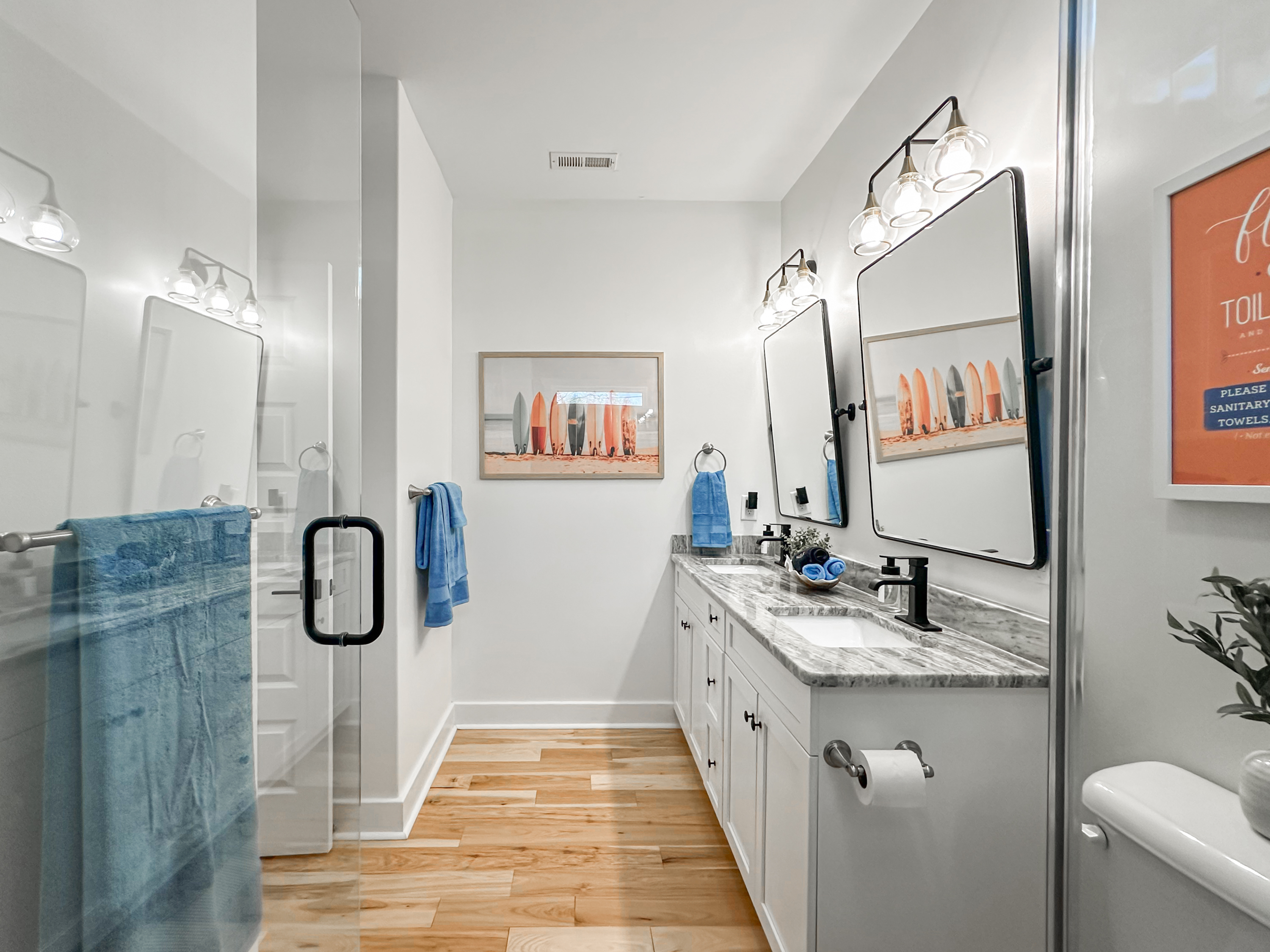 All Surf & Soul bathrooms come with complimentary bath products.