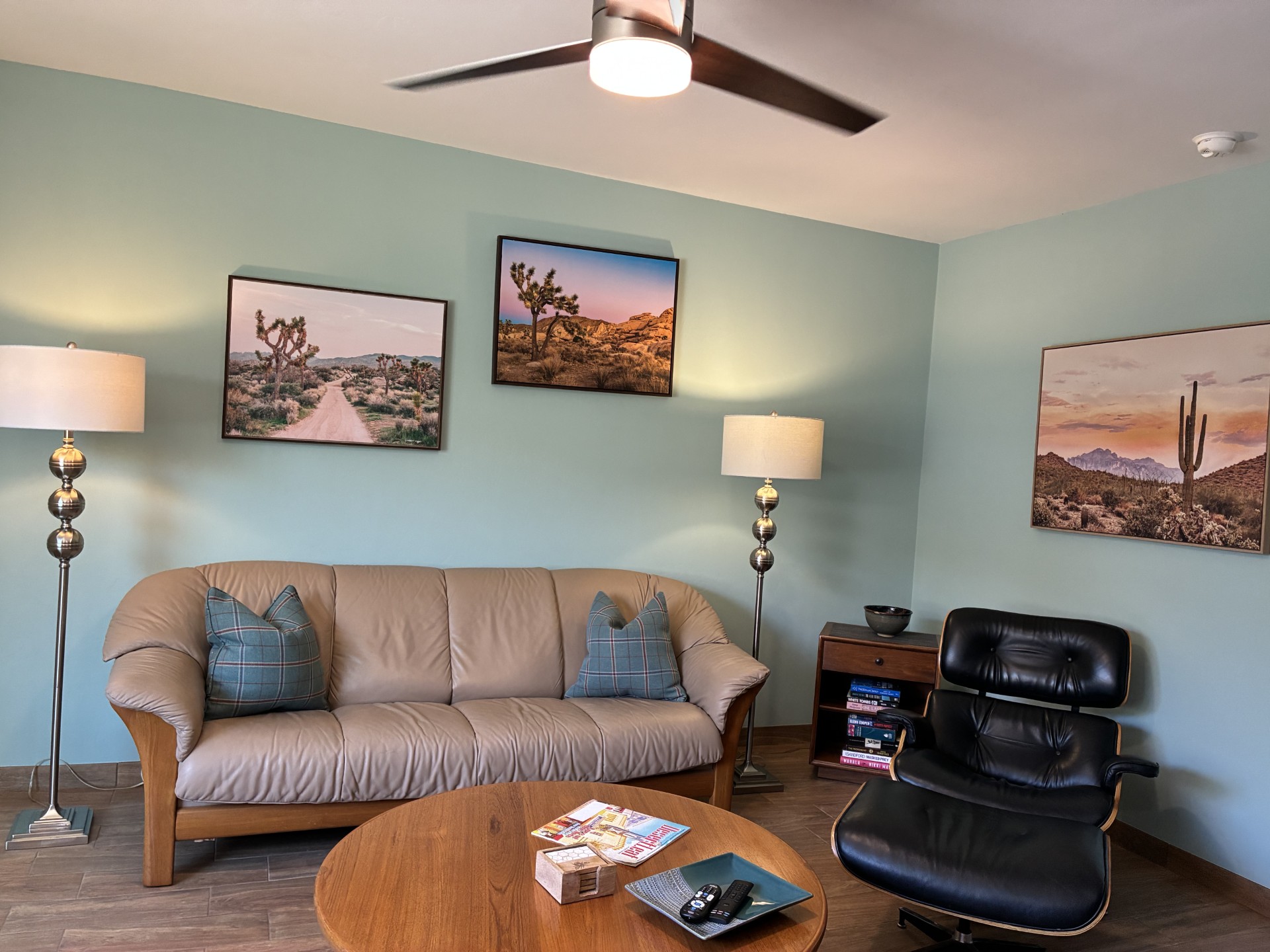 Livingroom area.