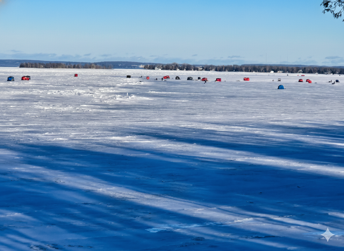 Winter Ice Fishing Lakefront Home • FirePit & Pets 5