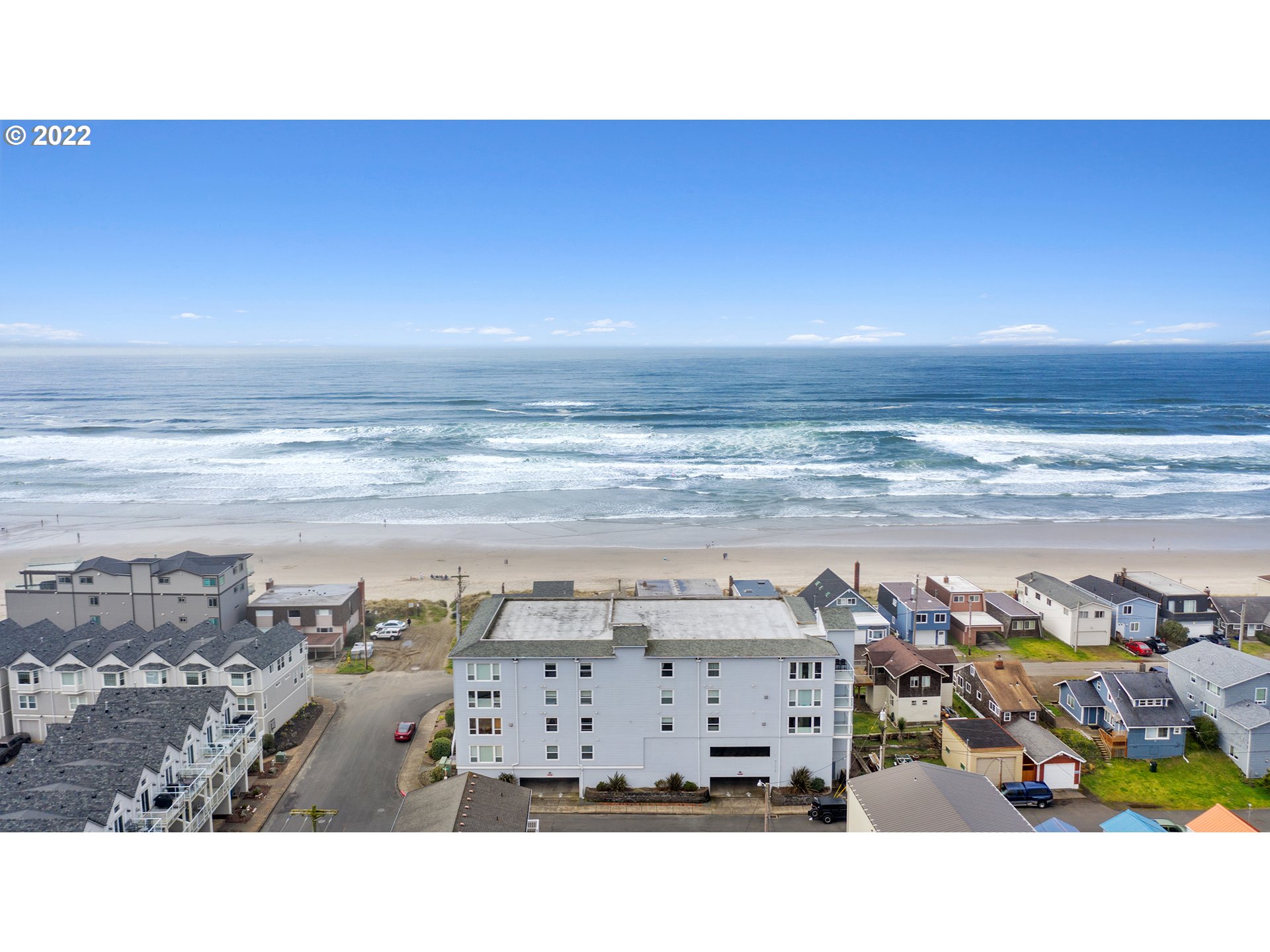 Waterfront Oceanview Rockaway beach home|Steps to beach & Downtown|WiFi|W&D 3