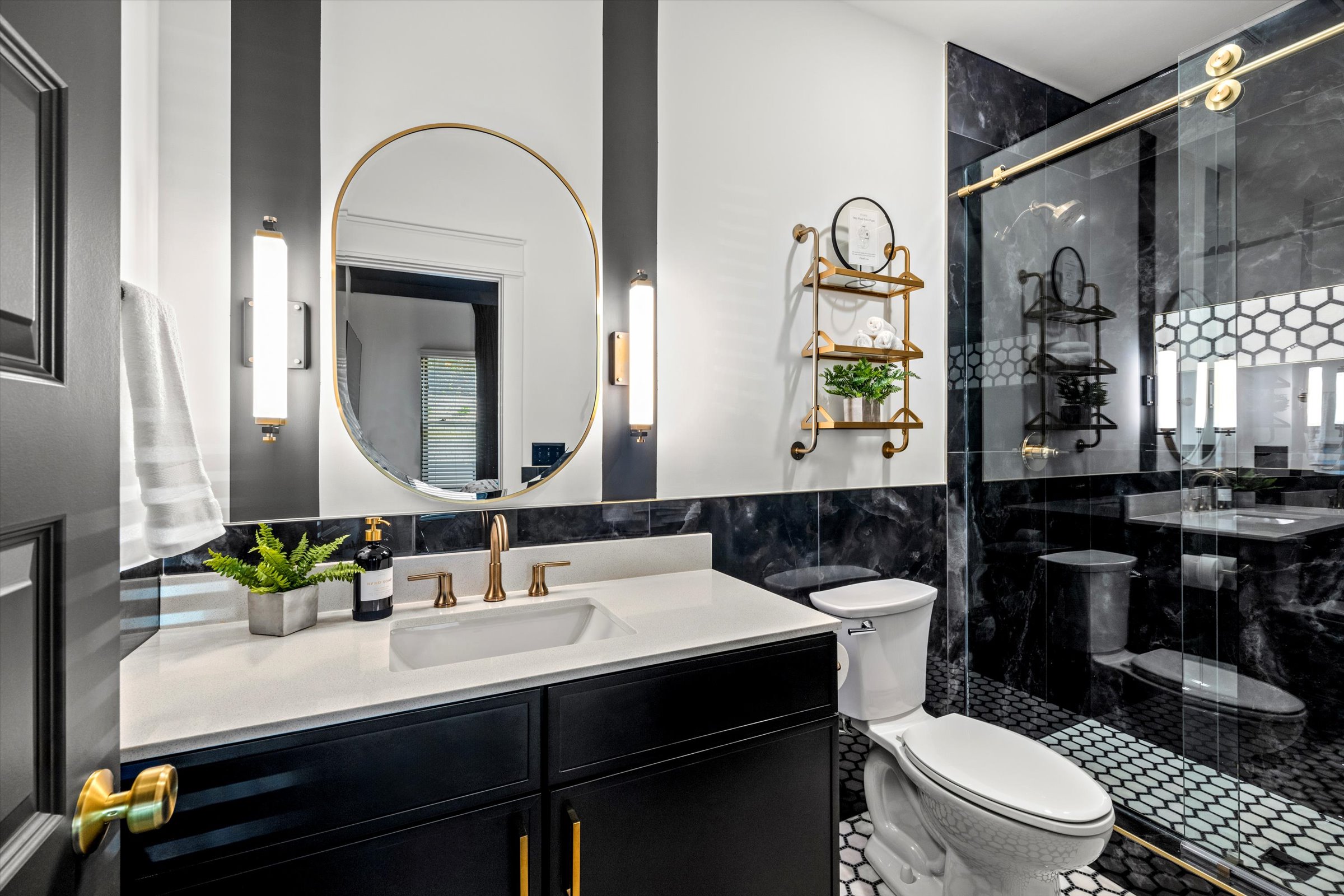 En-suite bathroom with walk in shower.