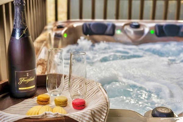 Wake up and enjoy the stillness of the mountain. Soak in the brand new hot tub!