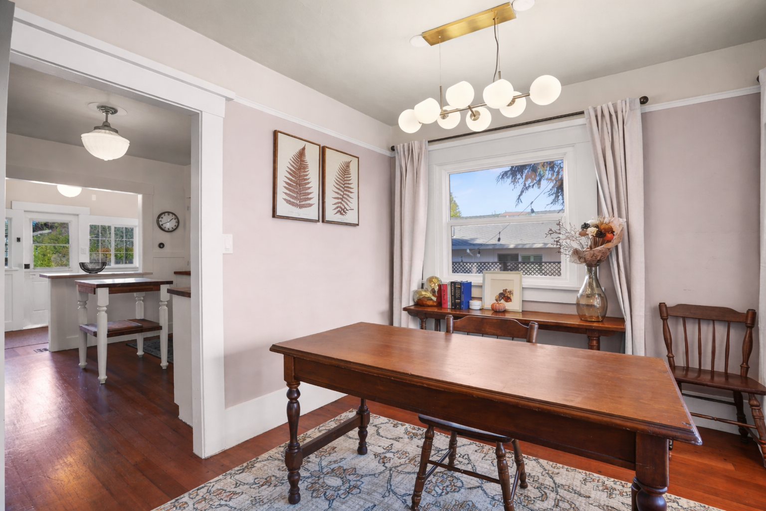 Need to catch up on work? A dedicated workspace provides a comfortable and quiet spot to answer emails, take video calls, or stay productive during your stay.