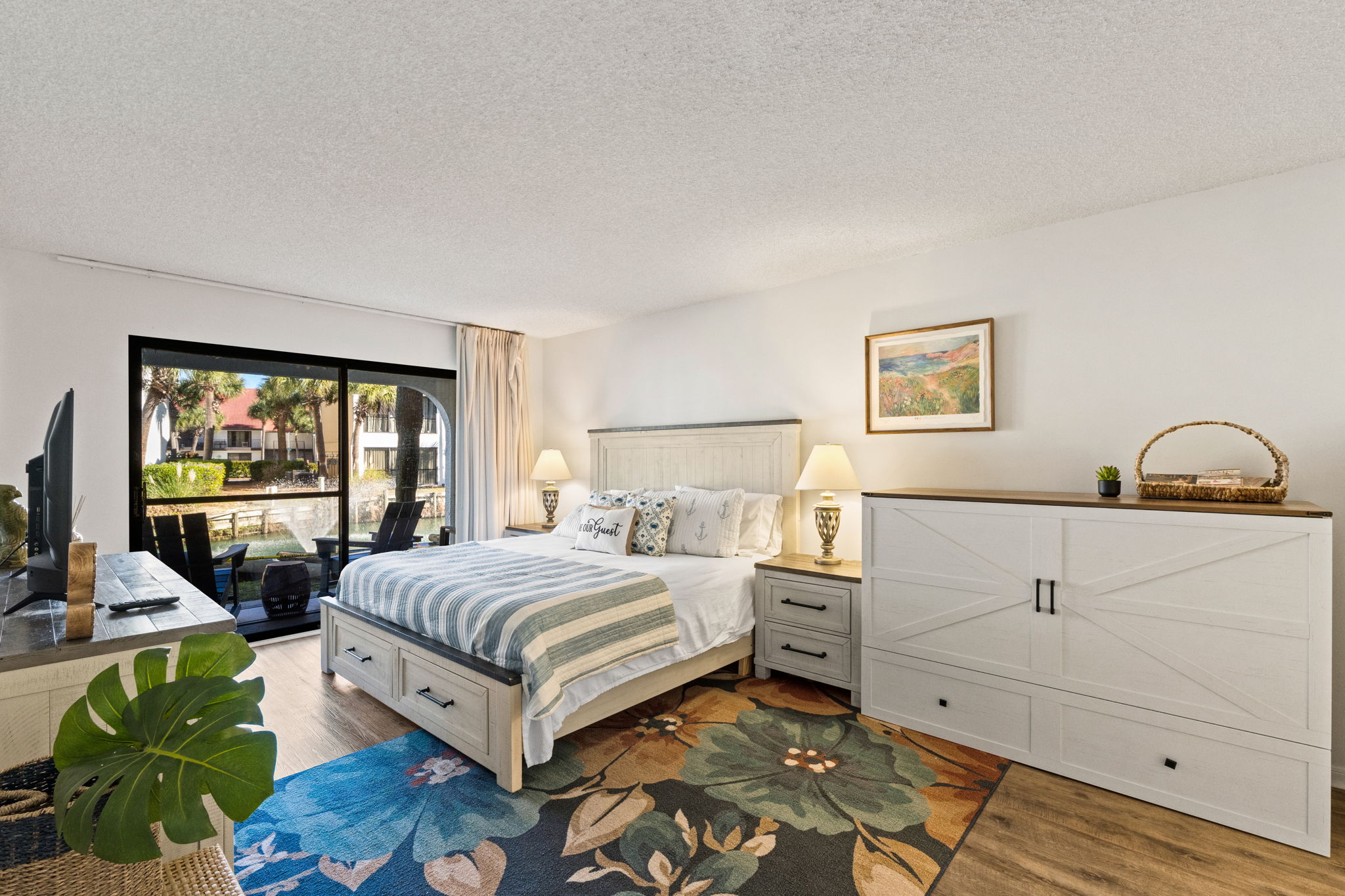 Bedroom with King Bed and Queen Murphy Bed