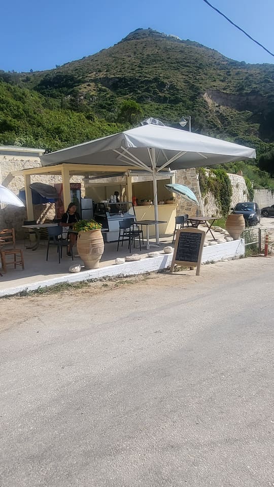 Stop on the way to the beach for a bite to eat!