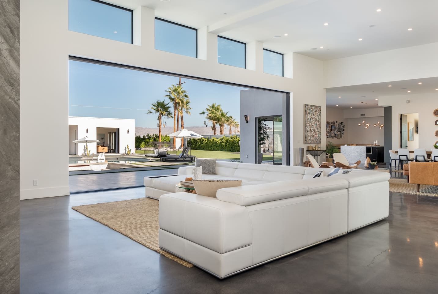 Enjoy year-round indoor/outdoor living in Palm Springs.