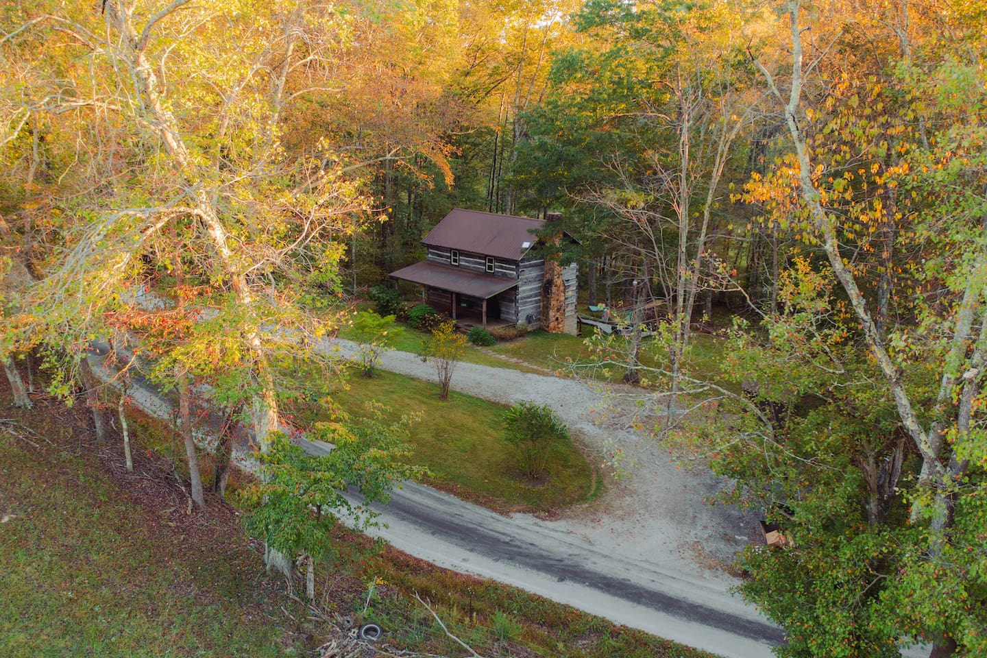 Driveway to Timber Twine, offering a peaceful retreat with easy access to Hocking Hills' top attractions