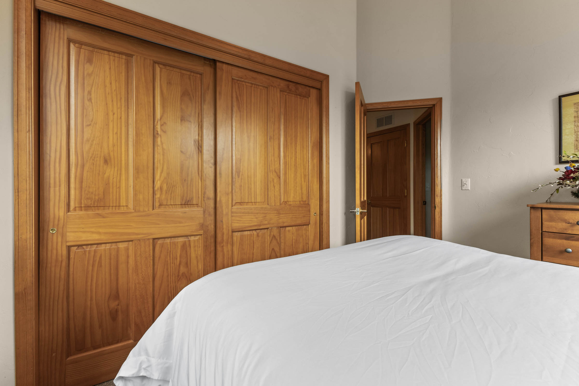 Bedroom 3 | Queensize Bed