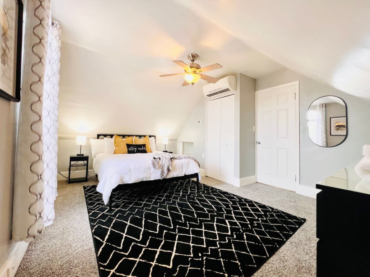 Spacious and modern single bedroom, designed for comfort and a relaxing stay.