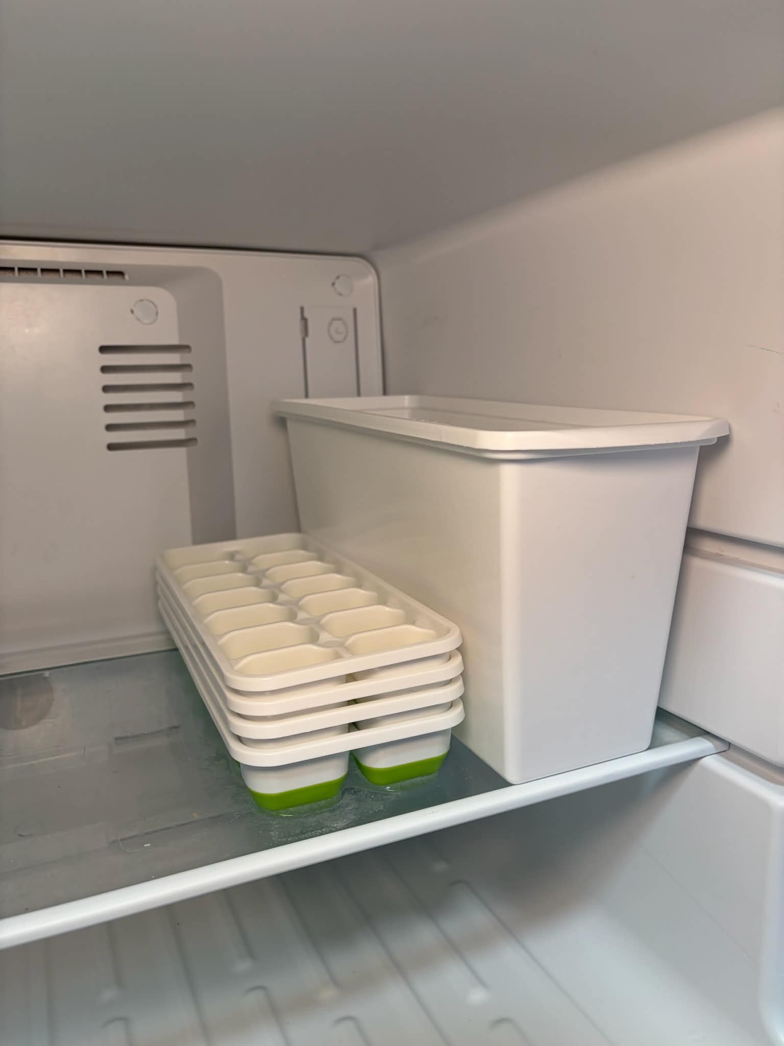 Ice cube trays