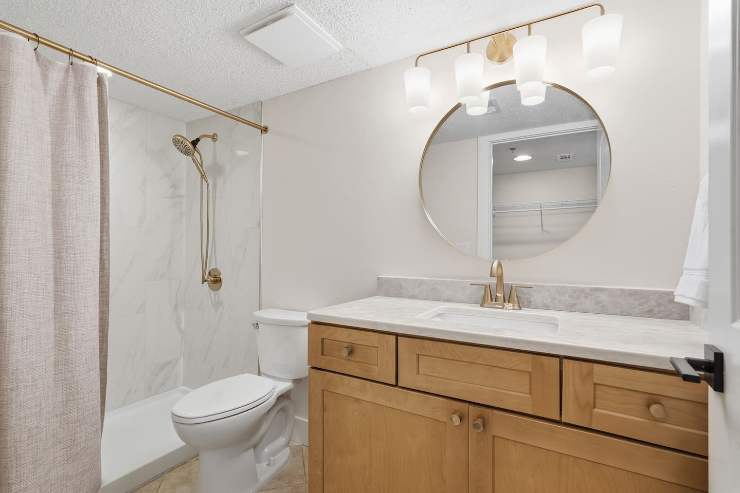 Primary bathroom is connected to primary bedroom