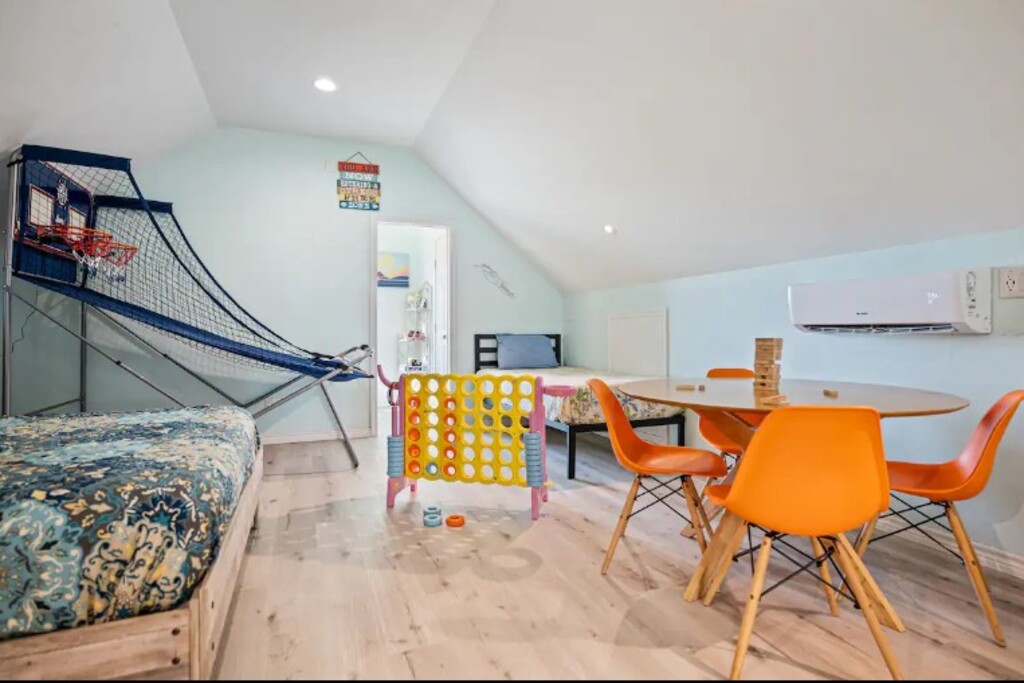 f62f761b59bb425da218cc78c36d0b7c | Beachhouse | Texas | TX | Vacation Homes | Galveston | Crystal Beach | Kokomo | Breezy Days | Beachfront Elegance | Sunrise Serenity | Southern Sands Property Management, LLC
