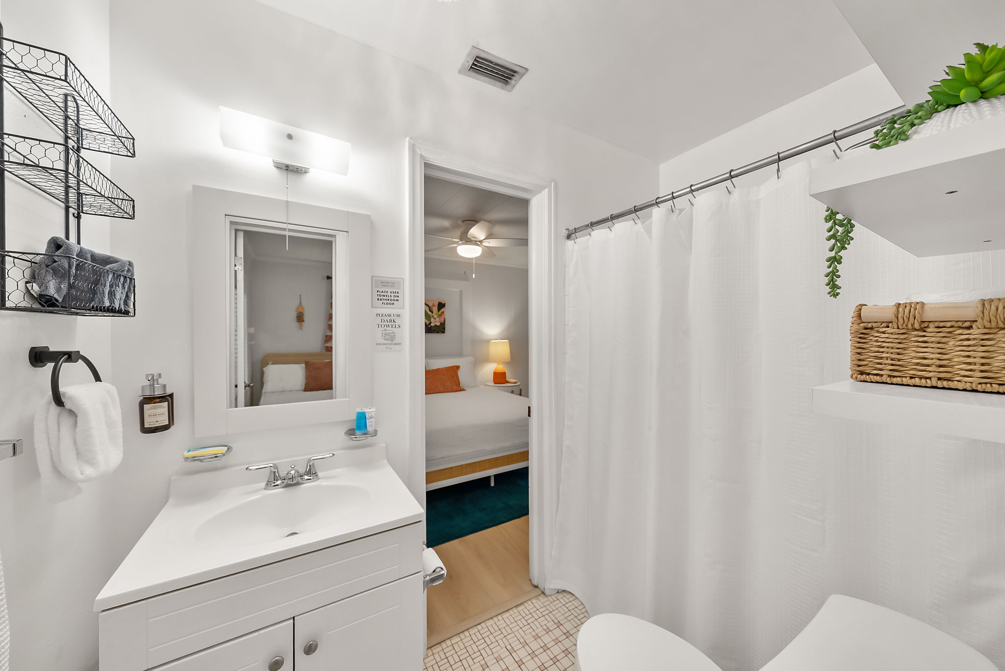 Bathroom #1, Jack and Jill