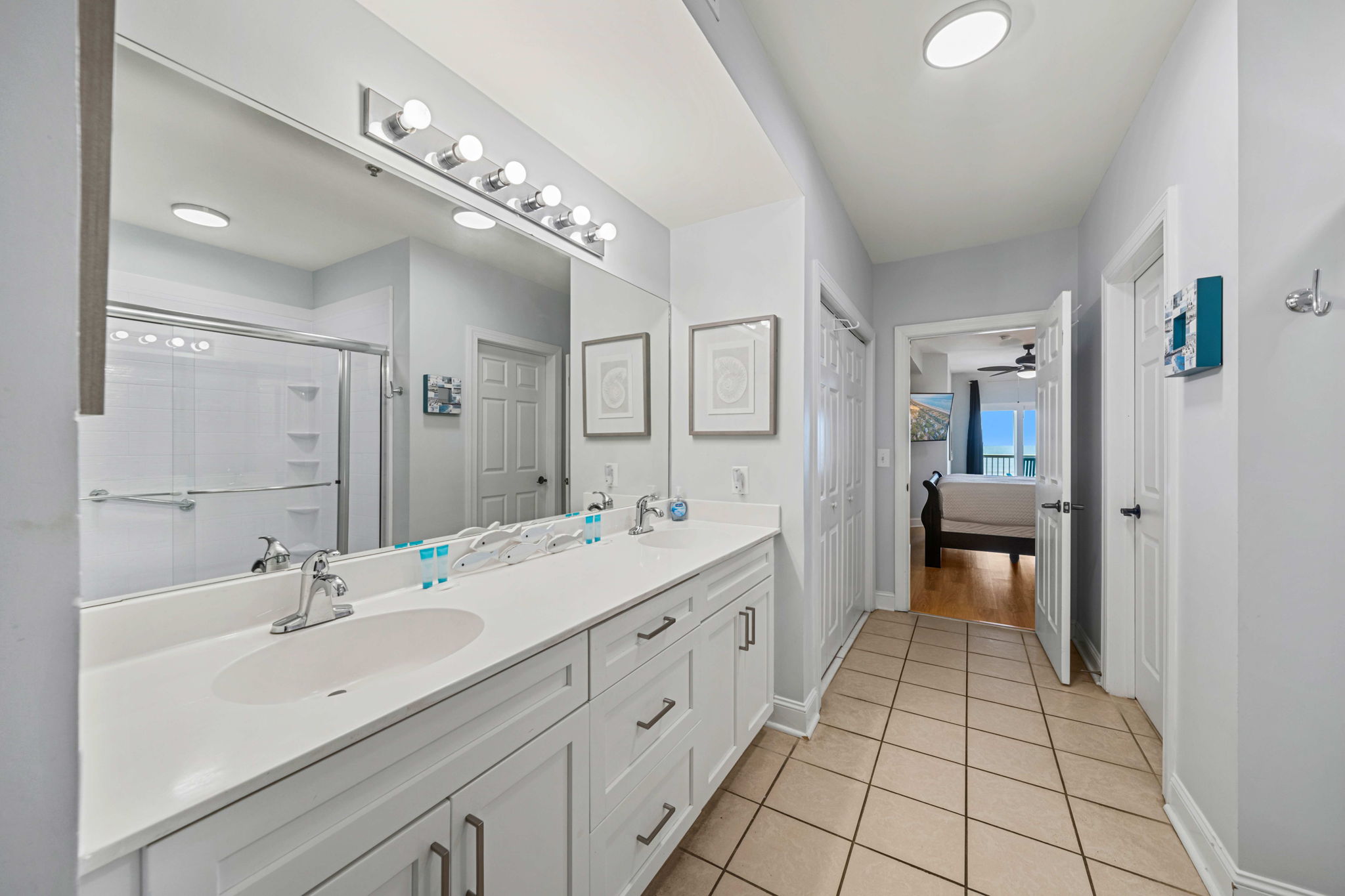 Bathroom 1: Primary ensuite bath | Sea Gull | 201 Oceanview | 1116 Ocean Blvd, Isle of Palms, SC | IOP Escapes