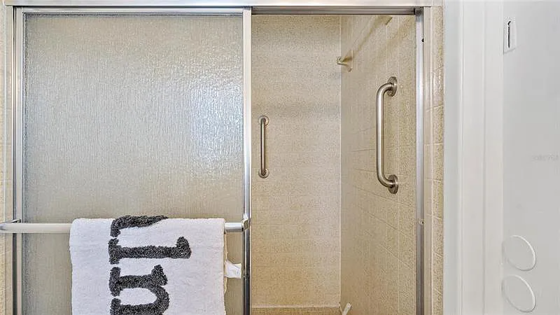 Towels, bathmats, shampoo, conditioner, and body wash are all supplied for each stay.