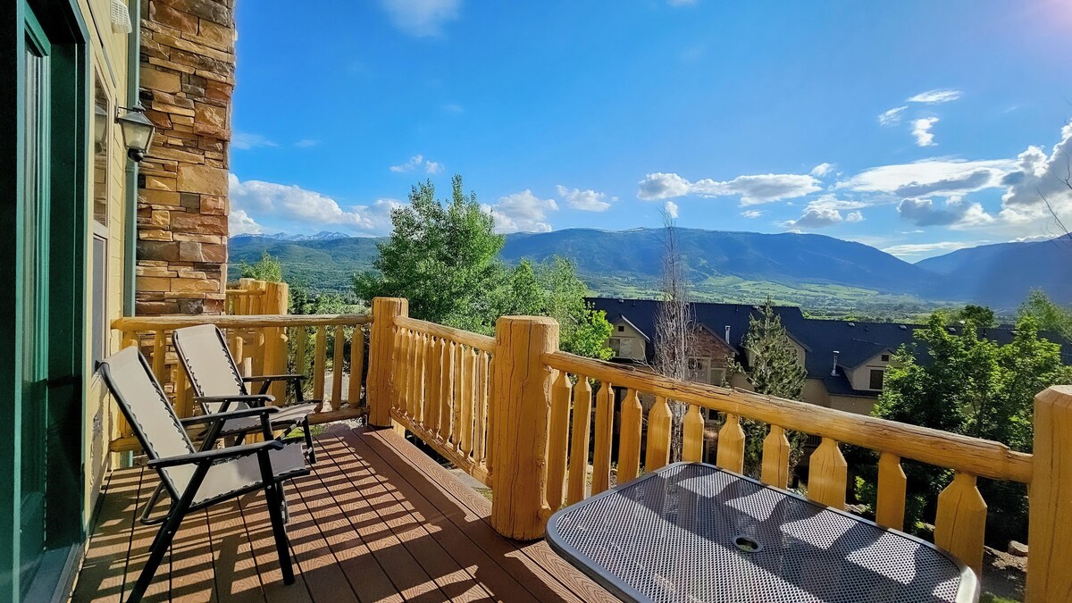 Enjoy tranquil settings with breathtaking mountain views from your deck.