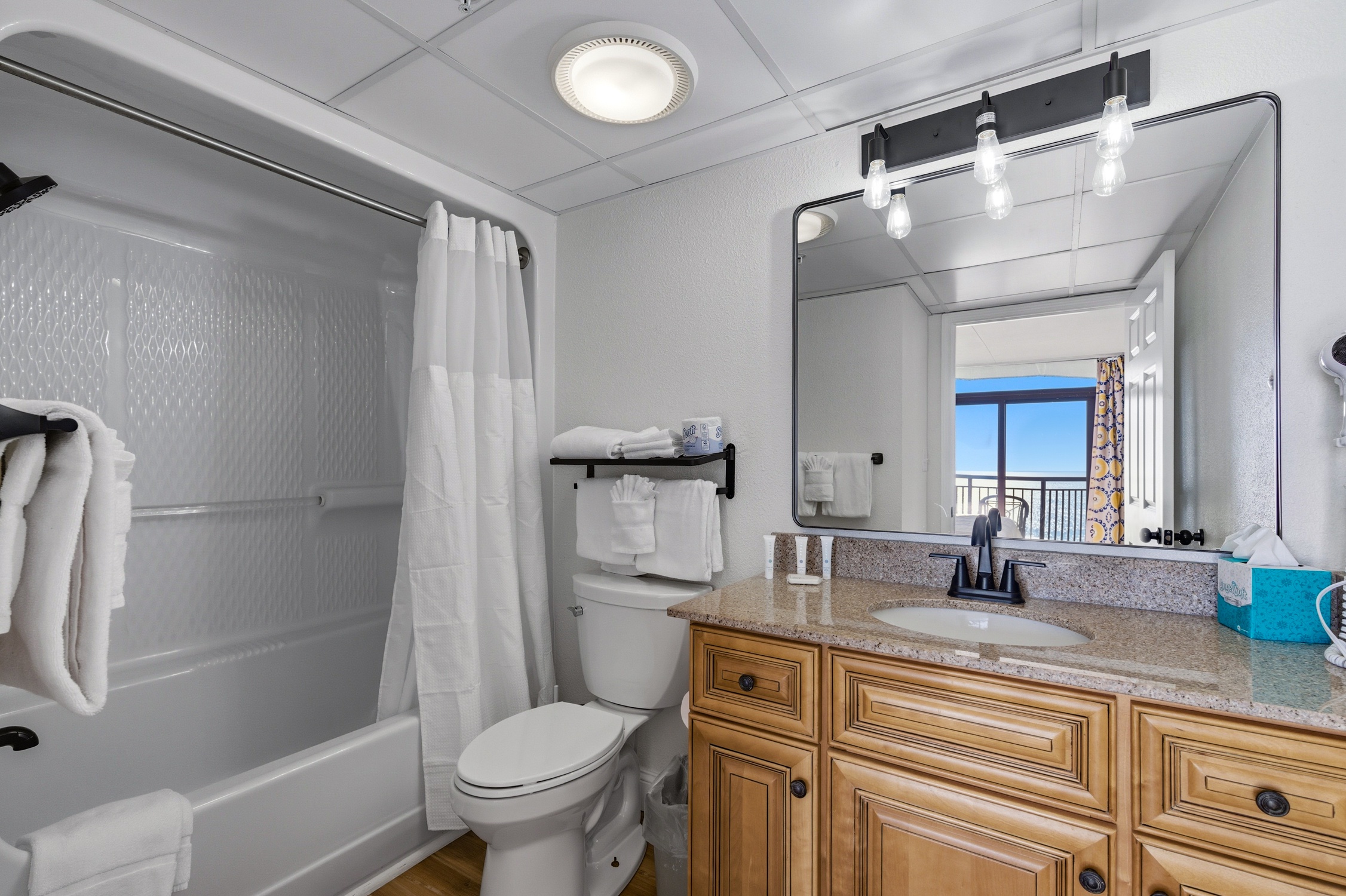 Bathroom with vanity and tub/shower
