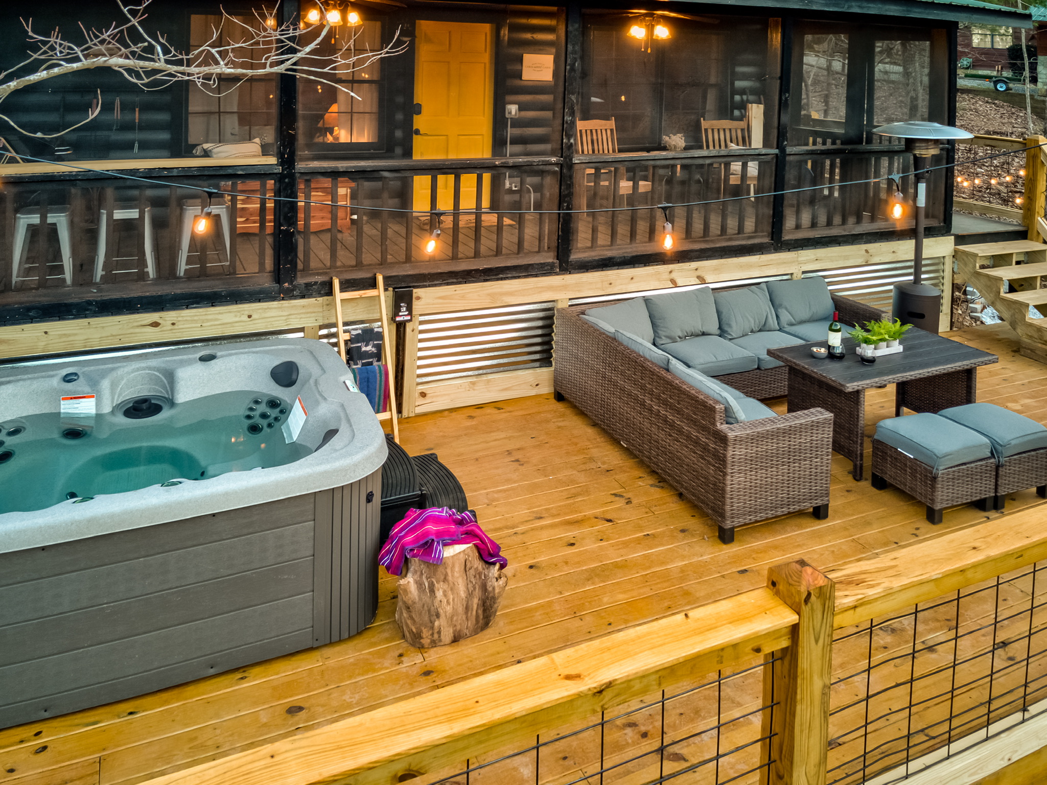 Tiered screened porch and open deck areas