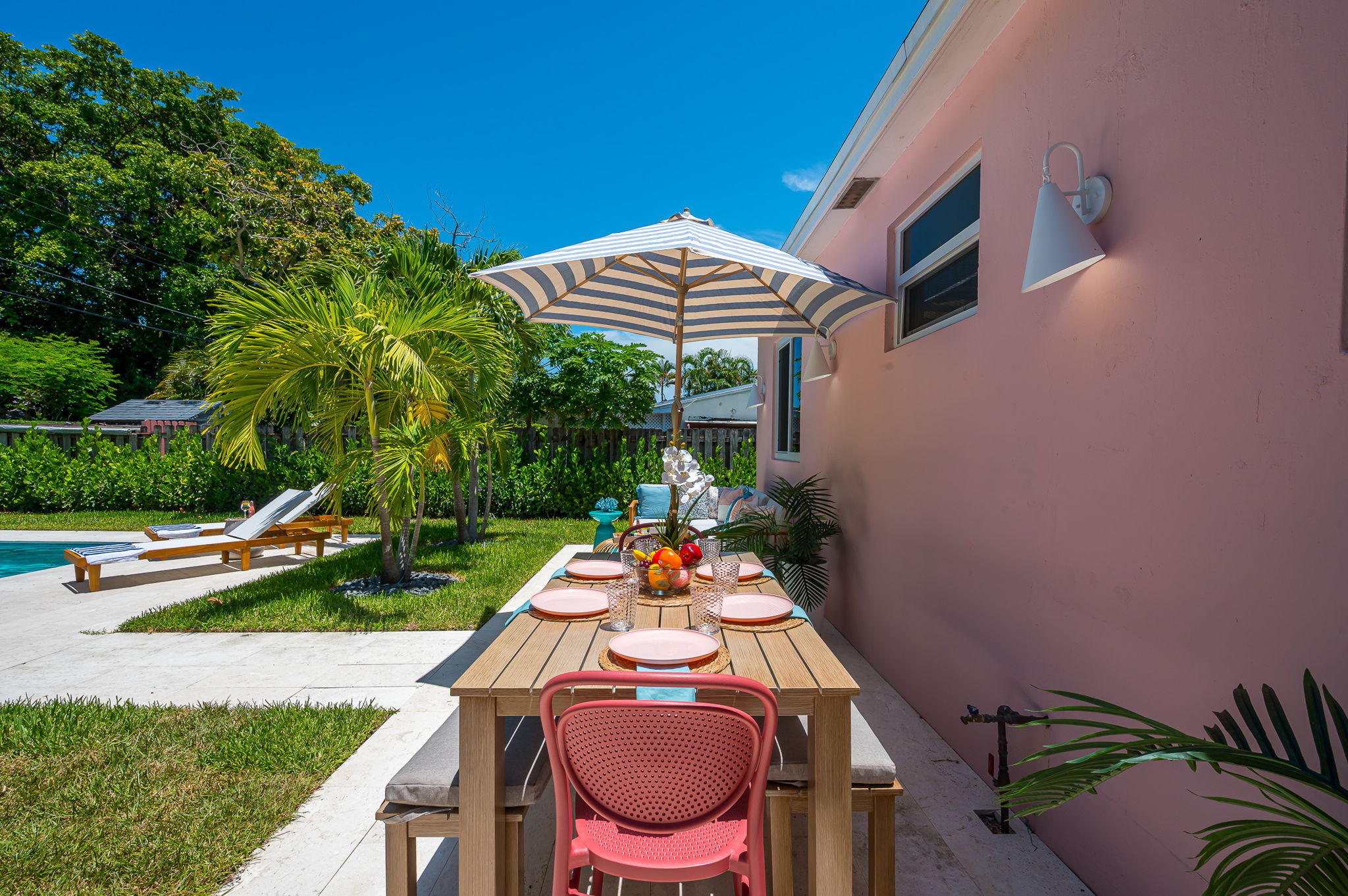 Your private tropical oasis awaits. Lounge poolside, dine al fresco under the palms, and soak up the Palm Beach sun in complete style and seclusion at The Coral Cabana.