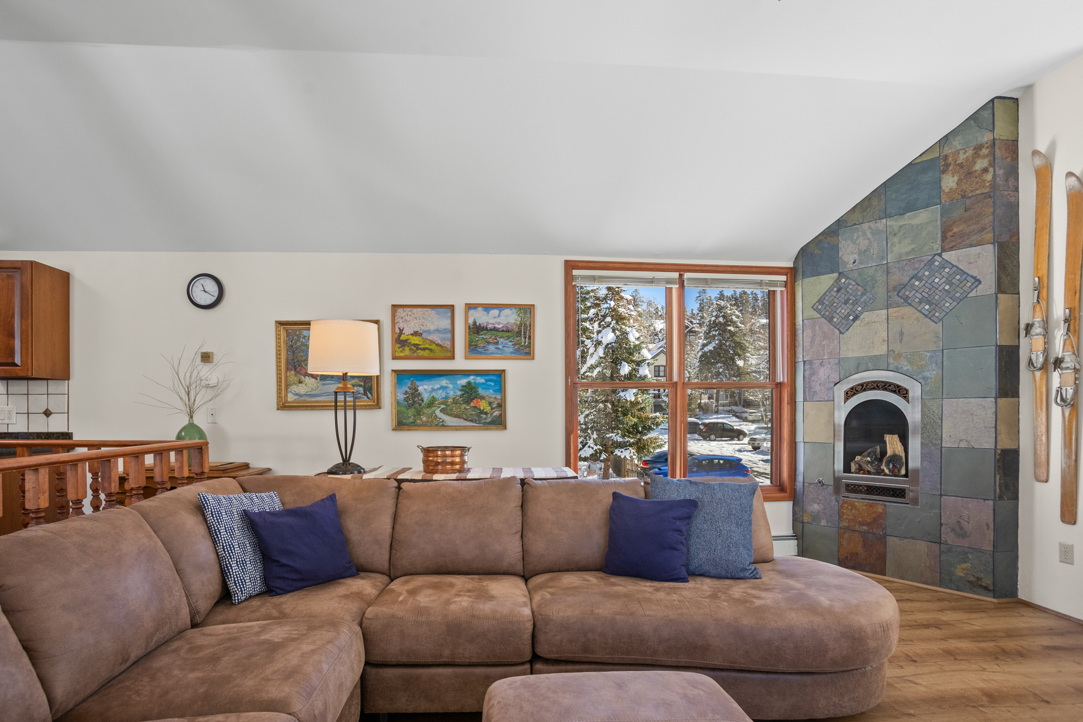 Living Room w/ Comfortable Seating